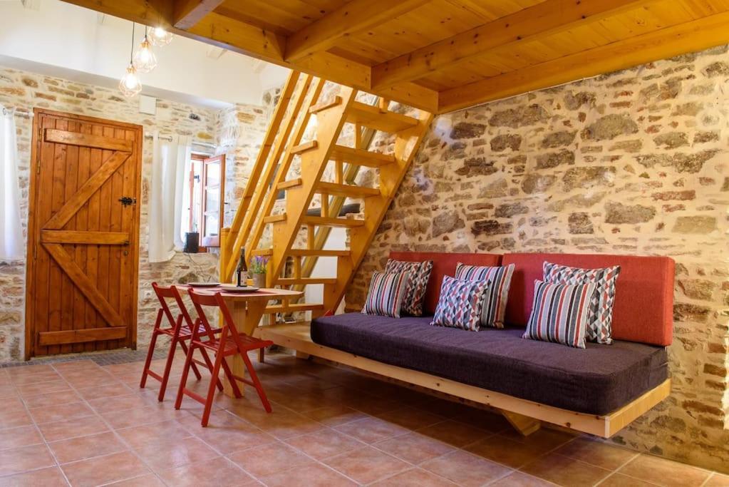 Lavrio Stone House 5 Min From The Centre/Port Διαμέρισμα Εξωτερικό φωτογραφία