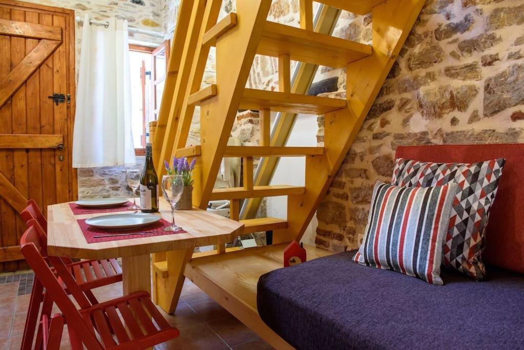 Lavrio Stone House 5 Min From The Centre/Port Διαμέρισμα Εξωτερικό φωτογραφία