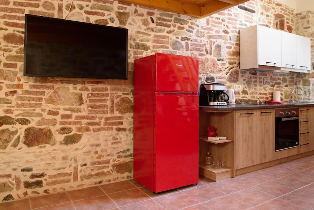 Lavrio Stone House 5 Min From The Centre/Port Διαμέρισμα Εξωτερικό φωτογραφία